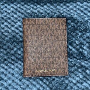 Michael Kors Passports Wallet